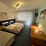 Gaestehaus Regenbogen Oda ve Kahvaltı Königsfeld im Schwarzwald