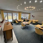 Gaestehaus Regenbogen Oda ve Kahvaltı 3*
