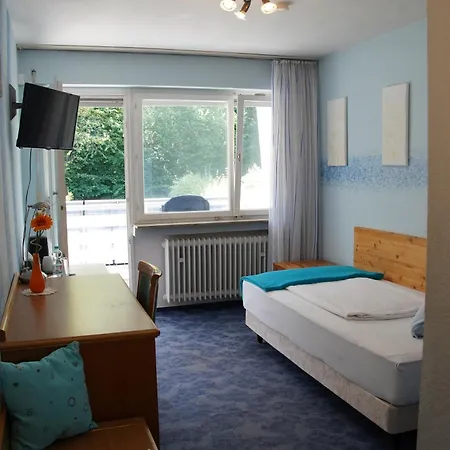 Regenbogen Frühstückspension 3*